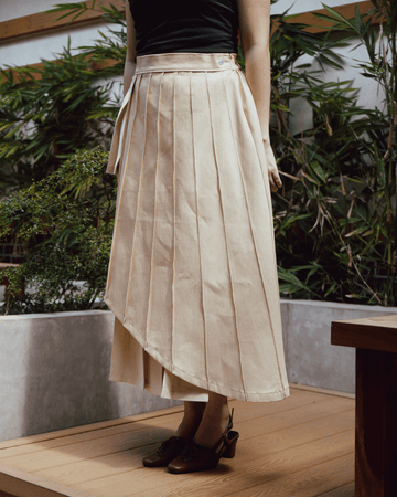 2-Way Pleated Wrap Skirt Beige Fashion R2R On Repeat