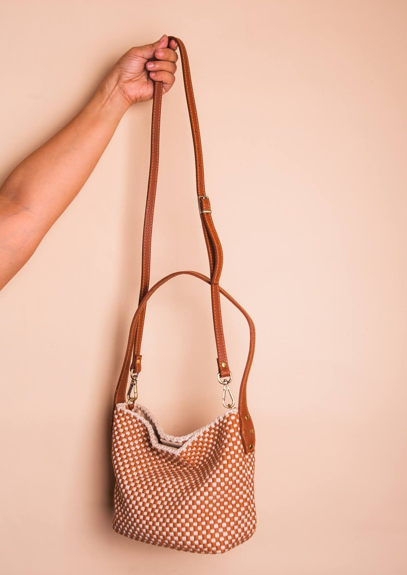 Buslo Micro Checkerboard Tan Beige with Longer Handle