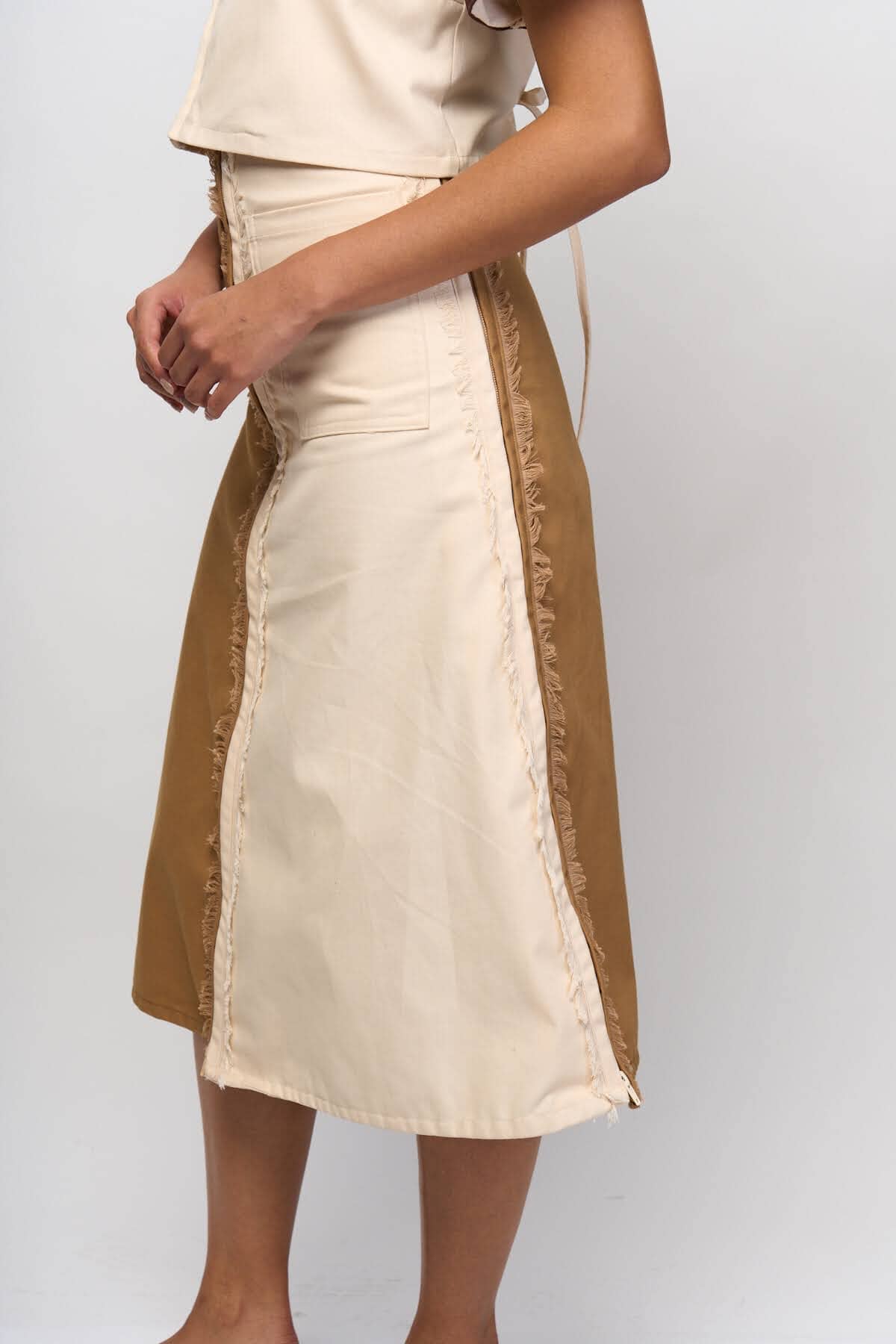 [Ready Today] 4-Way A-Line Skirt Off-White & Tan Fashion R2R On Repeat
