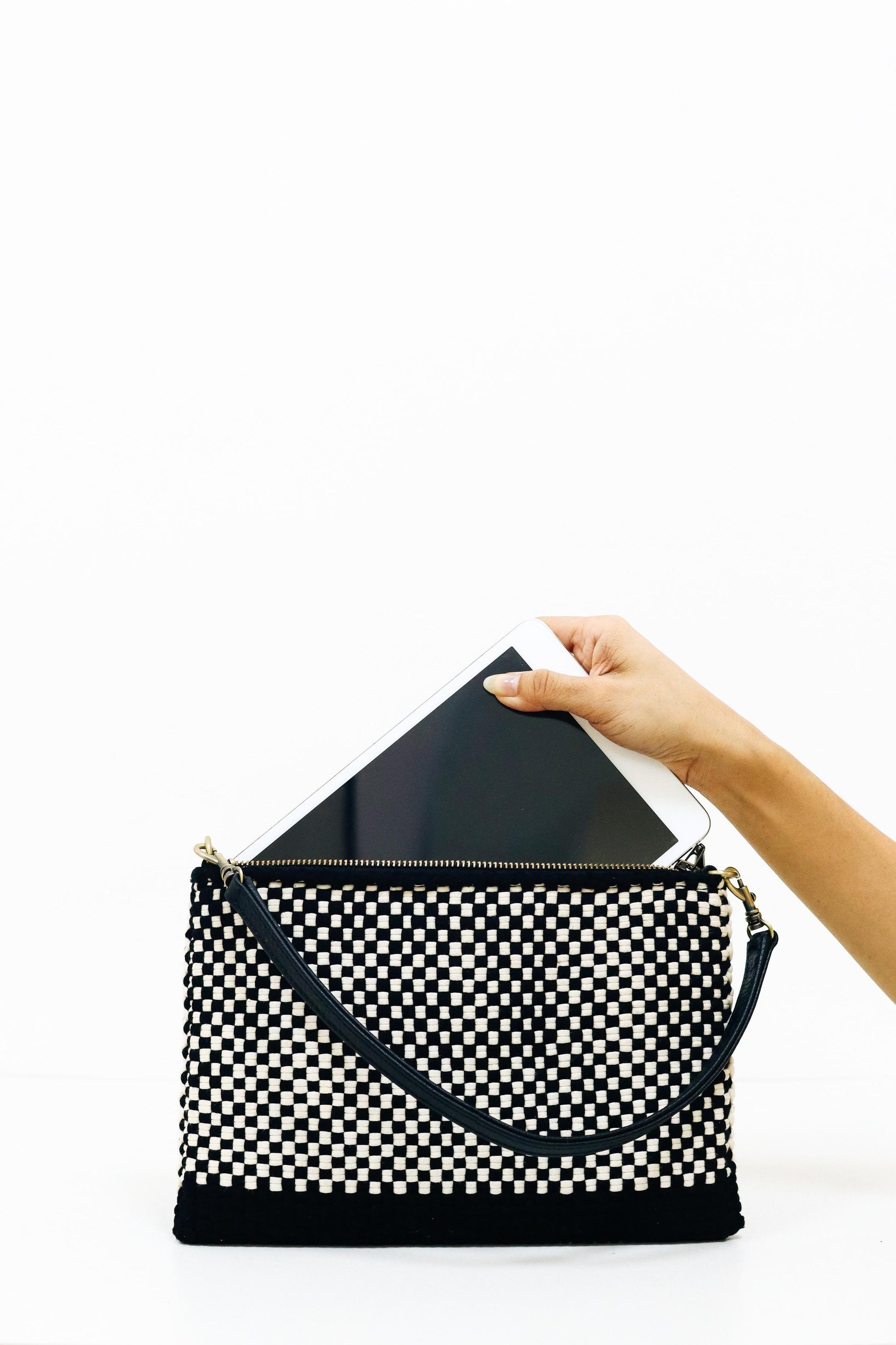 [Ready Today] Sobre Convertible Clutch Black Fashion Rags2Riches