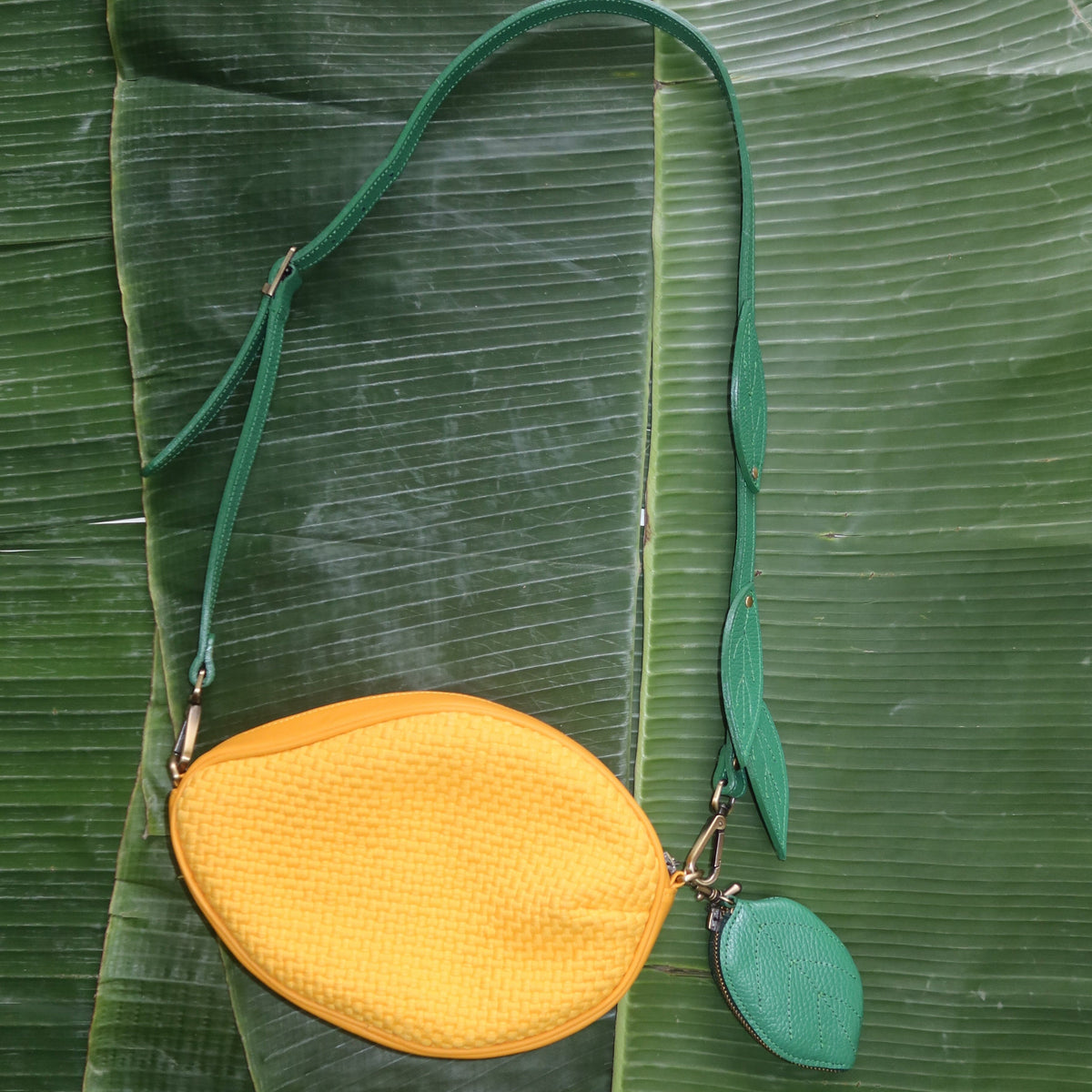 [Ships Out: Sep 28] Mangga Fruit Bag Fashion Rags2Riches